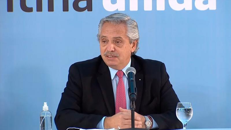 Fernández pidió no dejar de cuidarse y anunció la prórroga del DNU a la espera de la ley